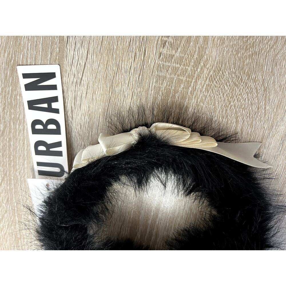 URBAN Bow Earmuffs Faux fur NWT (B60204) - Picture 3 of 6